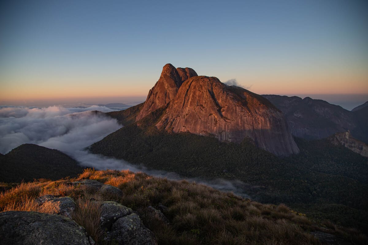 Nascer do Sol no cume da Cabeça do Dragão - Nova Friburgo-RJ