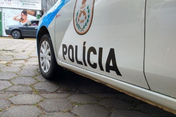 Polícia Militar fazendo ronda