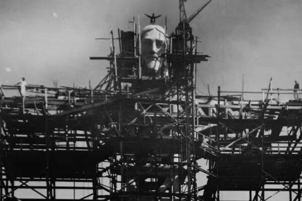 A construção do Cristo Redentor na década de 1930 — Foto Arquivo Geral da Cidade do Rio de Janeiro