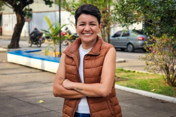 A radialista Jacque Polo comemora 15 anos de profissão