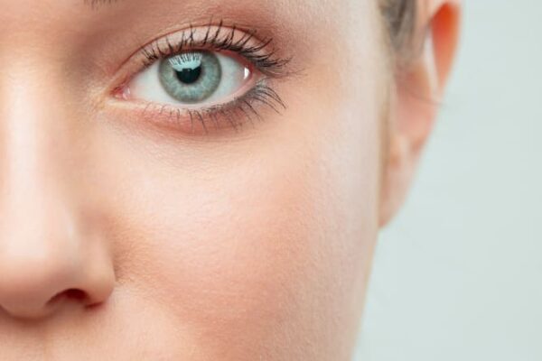 ANVISa proibe série de cosméticos que causam cegueira