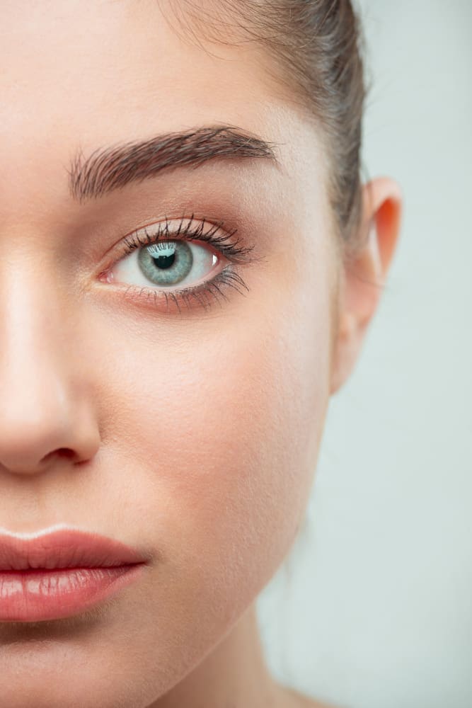 ANVISa proibe série de cosméticos que causam cegueira