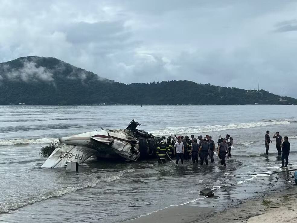 Acidente aéreo em Ubatuba deixou um morto e cinco pessoas feridas no litoral norte de São Paulo