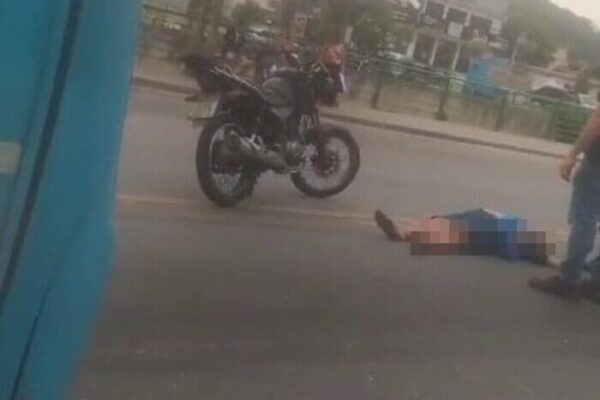 Acidente de moto com ônibus deixa homem ferido em Nova Friburgo no distrito de Conselheiro Paulino