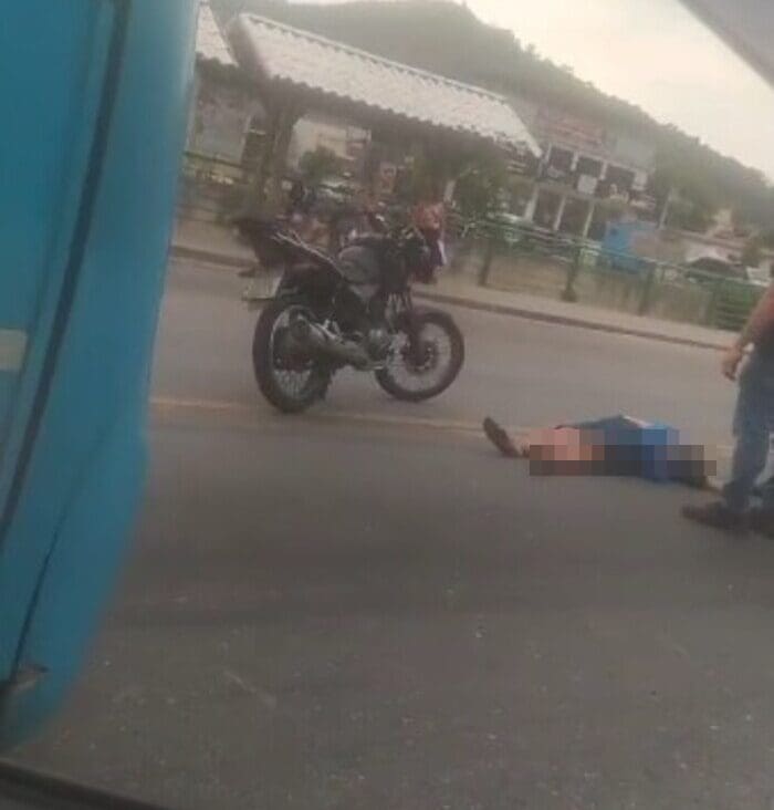 Acidente de moto com ônibus deixa homem ferido em Nova Friburgo no distrito de Conselheiro Paulino