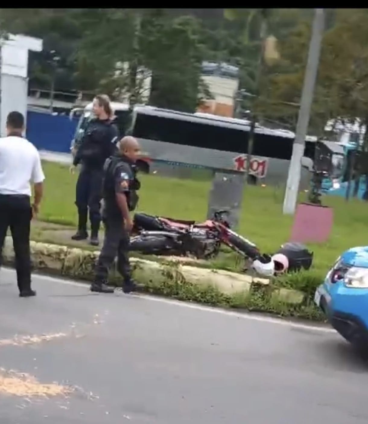 Acidente em Duas Pedras deixou um homem ferido na cidade de Nova Friburgo