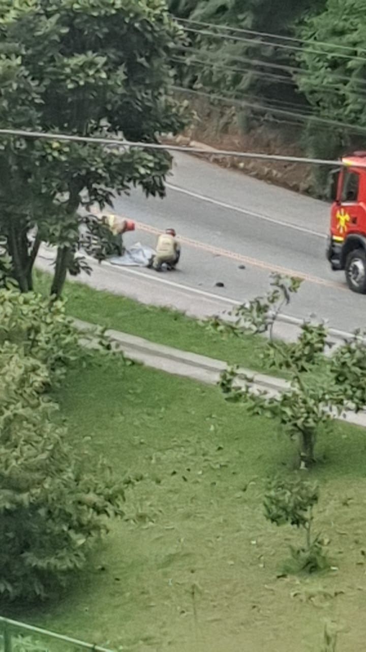 Acidente na RJ 116 com carro e moto faz vítima fatal em Nova Friburgo (1)