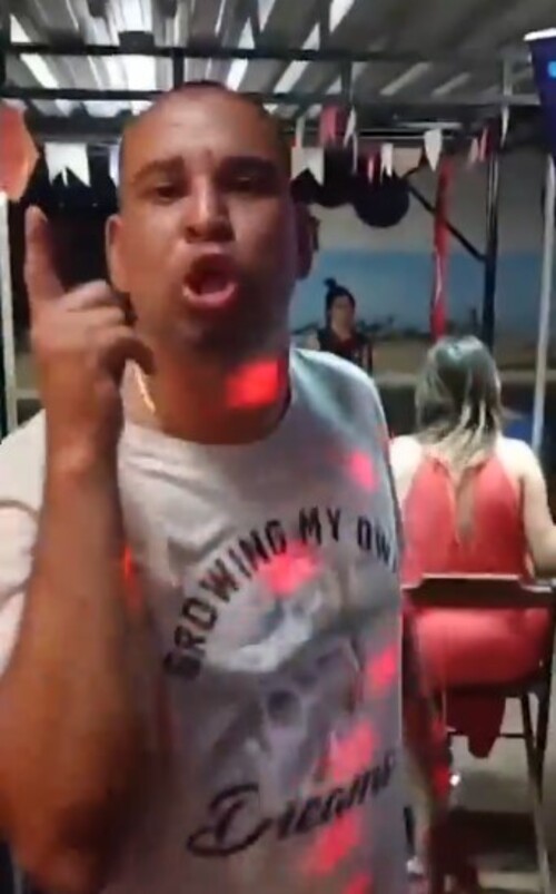 Acusado de cometer ato racista em Nilópolis-RJ pediu desculpas após ser gravado
