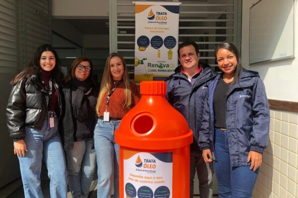 Águas de Nova Friburgo implanta mais 11 coletores de óleo de cozinha usado por meio do projeto Trata Óleo nas Escolas (4)