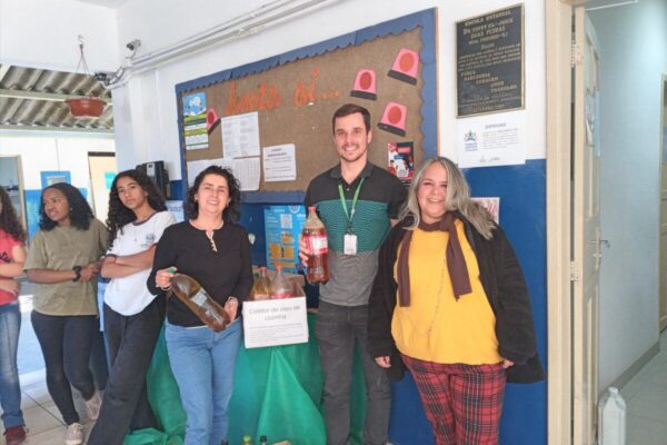 Águas de Nova Friburgo recebe 170 litros de óleo de cozinha usado em gincana promovida com estudantes do município