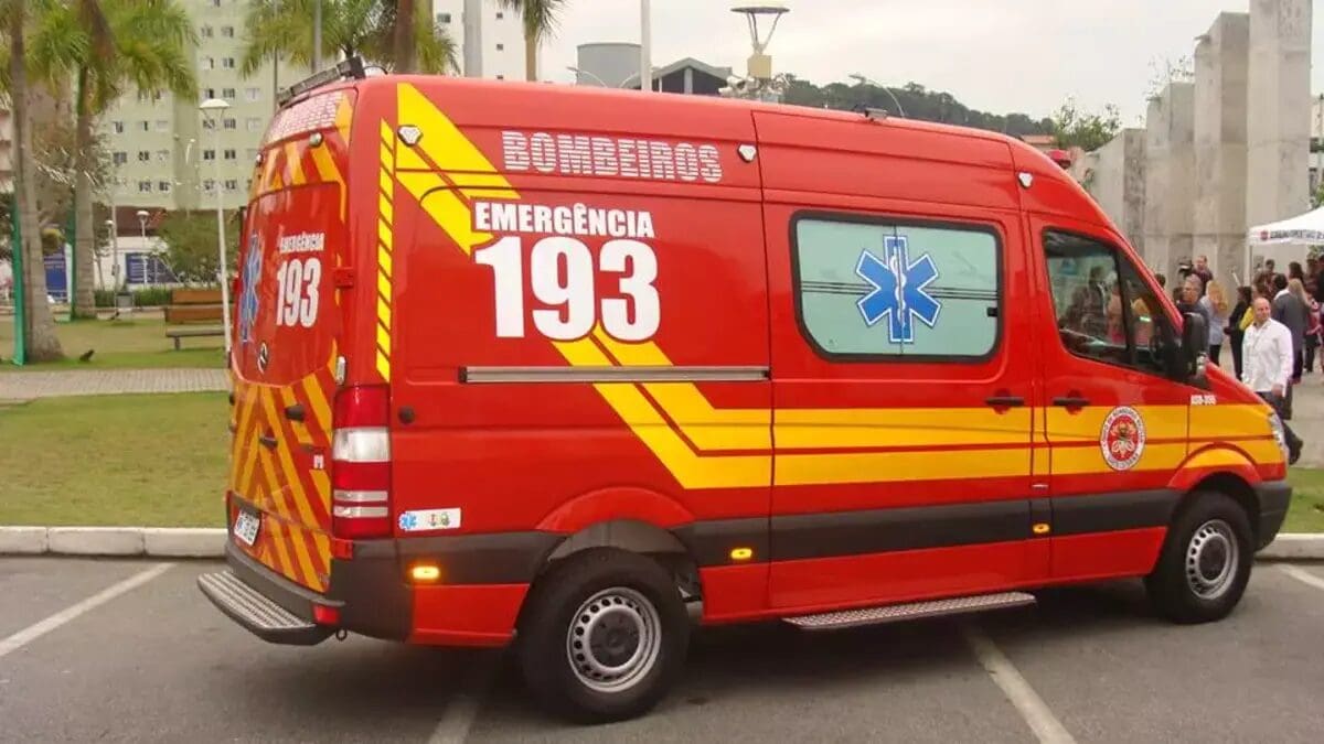 Ambulância teria ido ao Colégio Canadá em Nova Friburgo para atender aluno com problema no braço