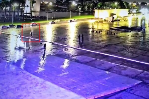Ataque terrorista em Brasília - Cameras flagram momento exato das explosões a bomba