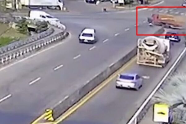 Acidente entre caminhão e moto em Bom jardim