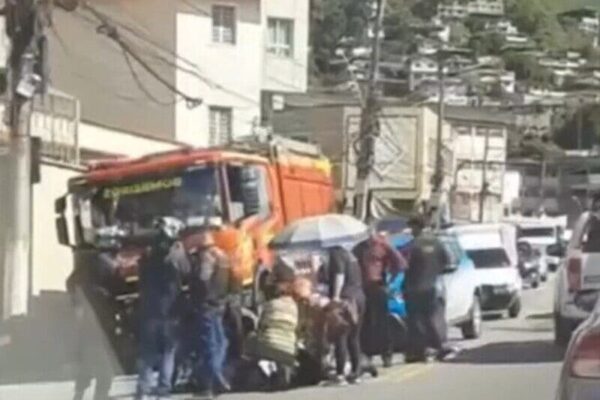 Batida com motociclista em Nova Friburgo deixa clima tenso