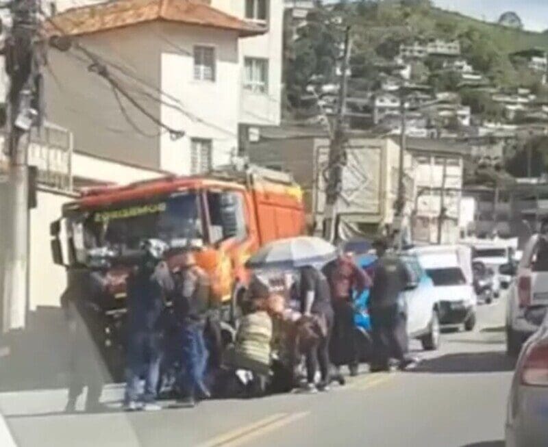 Batida com motociclista em Nova Friburgo deixa clima tenso