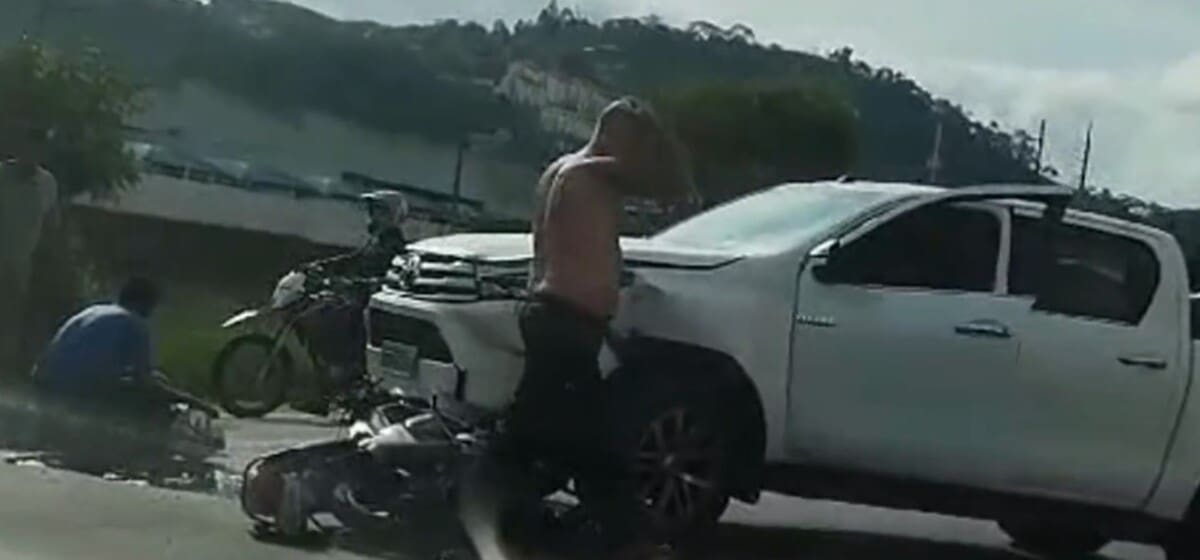 Batida entre carro e moto em Conselheiro Paulino deixa um ferido