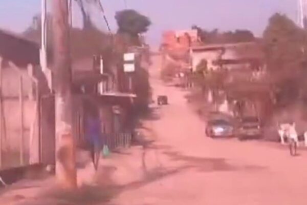Morador aponta em vídeo locais mais perigosos de Belford Roxo