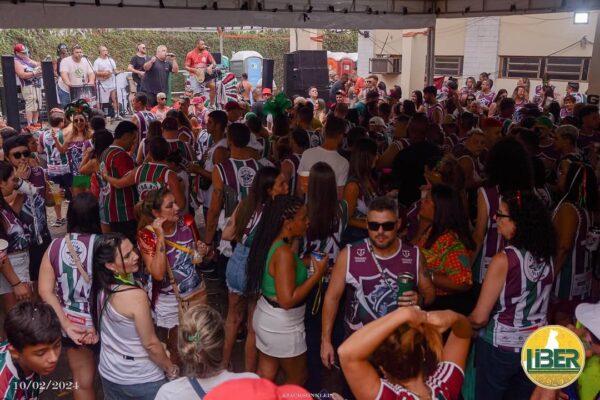 Bloco Máquina Tricolor, de Nova Friburgo, vai desfilar no sábado de Carnaval e é um dos maiores do estado