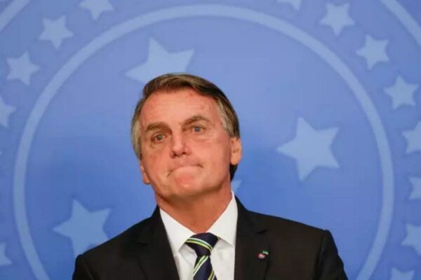Bolsonaro está doente e ficará internado
