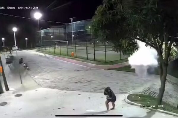 Bomba explodiu perto de crianças em praça de Madureira, no Rio de Janeiro