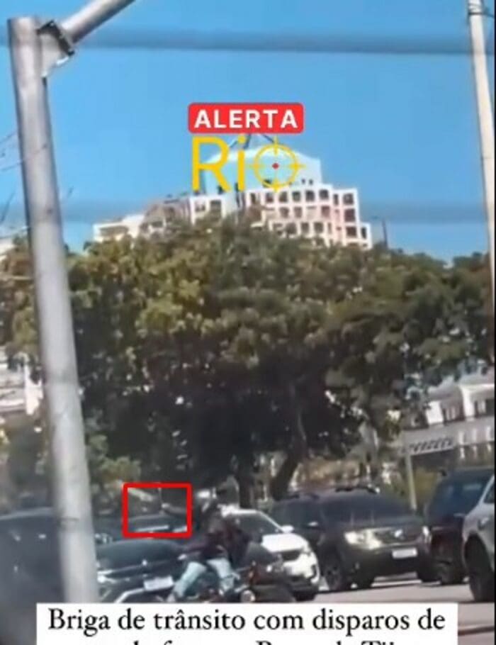 Briga de trânsito tem disparos de arma de fogo na Barra da Tijuca, no Rio de Janeiro