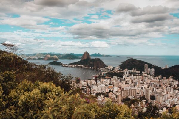 Calor no Estado do Rio deve continuar nesta quinta-feira e baixada Fluminense deve registrar temperatura acima dos 40ºC