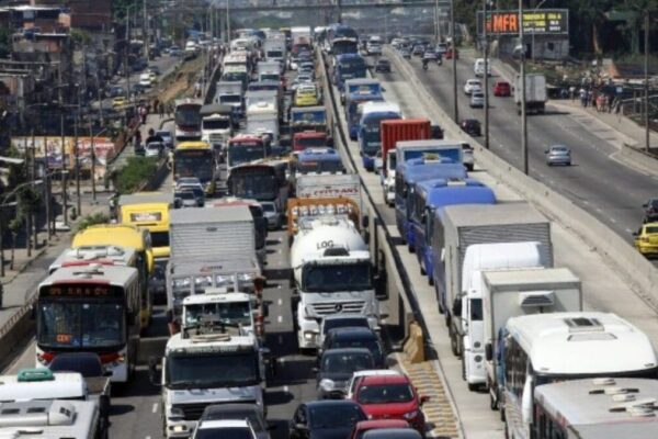 Câmeras mostram o trânsito ao vivo no Rio de Janeiro, Nova Friburgo e Campos dos Goytacazes