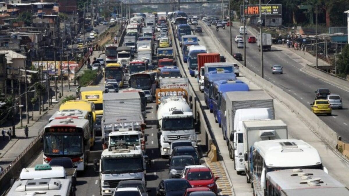 Câmeras mostram o trânsito ao vivo no Rio de Janeiro, Nova Friburgo e Campos dos Goytacazes