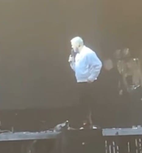 Cantor Belo durante apresentação em Nova Friburgo