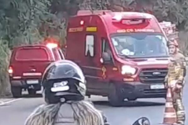 Resgate a casal ferido após capotamento em Nova Friburgo