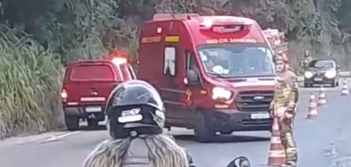 Resgate a casal ferido após capotamento em Nova Friburgo