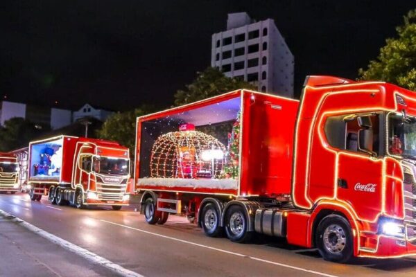 Caravana da Coca Cola continua a passar por cidades do Rio de Janeiro