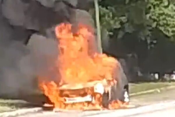 Carro explode na RJ 116 na Serra entre Cachoeiras de Macacu e Nova Friburgo