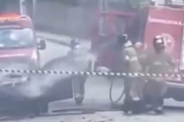 Carro pega fogo em Bom Jardim-Rj