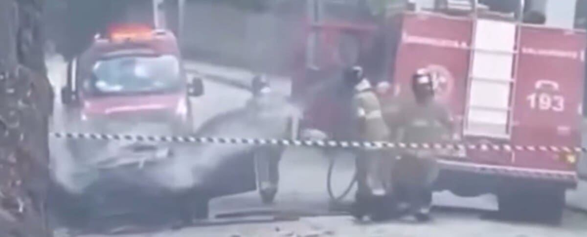 Carro pega fogo em Bom Jardim-Rj