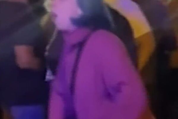 Casal é denunciado por racismo no Rio de Janeiro após imitação de macaco em roda de samba