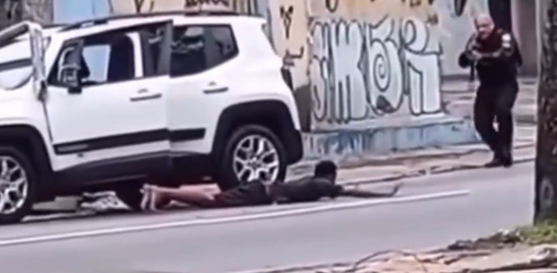 Clima tenso em Olaria, no rio de janeiro, após perseguição policial e suspeito de roubar veículo