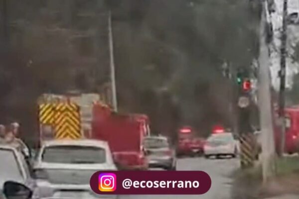 Colisão na RJ 130 deixa trânsito complicado na altura de Duas Pedras