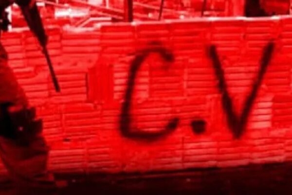 Comando Vermelho cobra R$ 10 mil de comerciante e exige quentinhas de restaurante em, Gardênia Azul no Rio de Janeiro