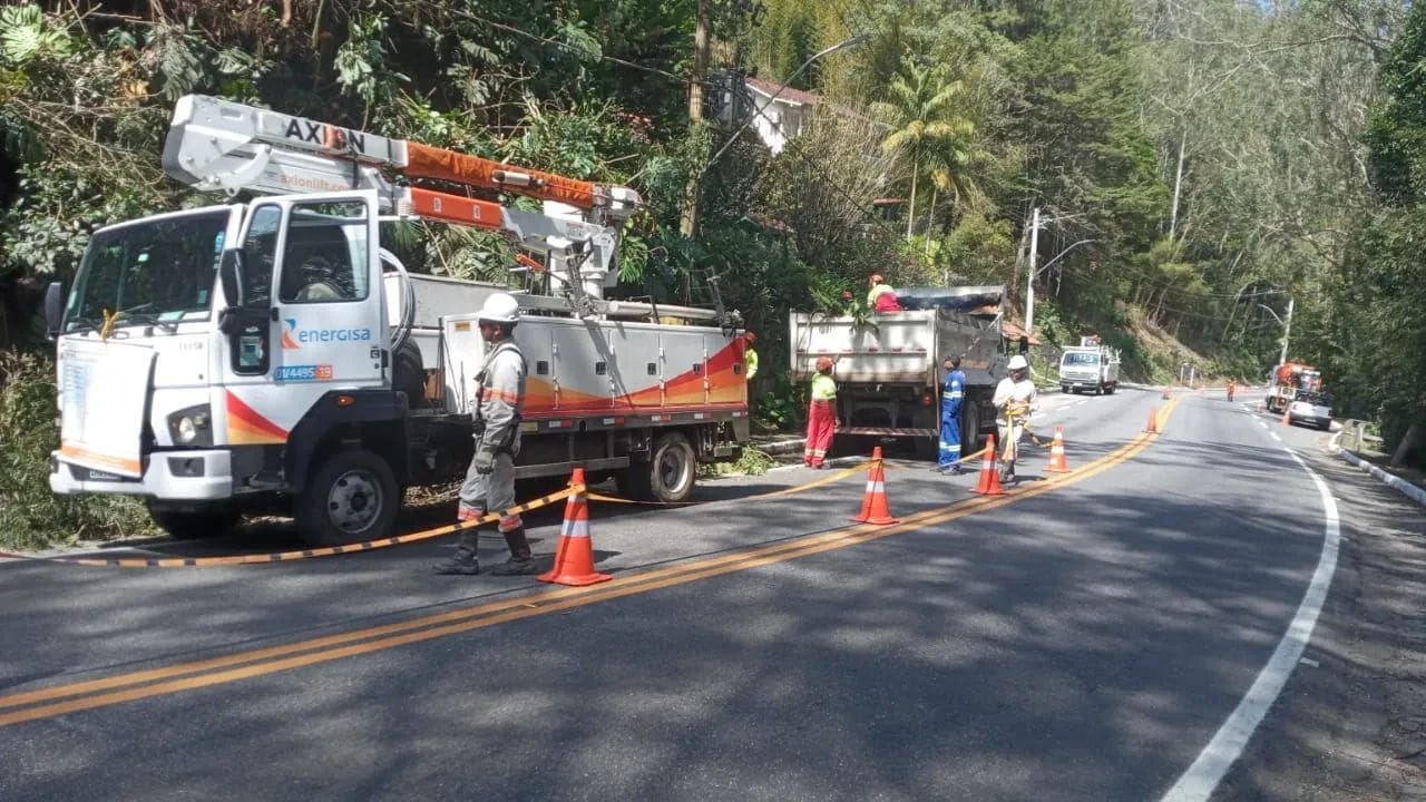 Concessionária Rota 116 anuncia aviso na estrada na altura de Mury em Nova Friburgo