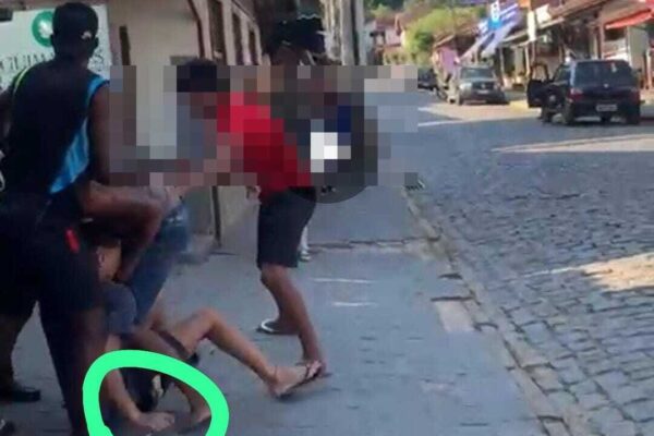 Confusão generalizada após briga na quadra de São Pedro da Serra