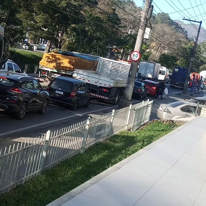Congestionamento na manhã desta sexta-feira em Nova Friburgo na região central da cidade