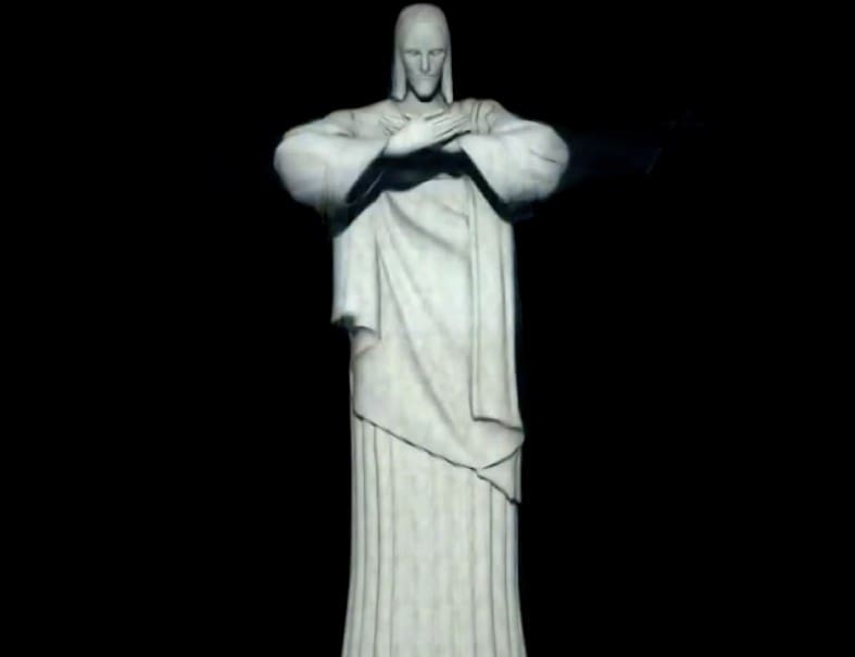 Cristo Redentor abraça o Rio de Janeiro em projeção