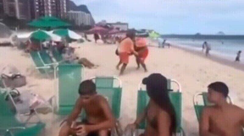 Em briga de ambulantes, um deles é esfaqueado por colega e fica ferido, na Barra da Tijuca, no Rio de Janeiro