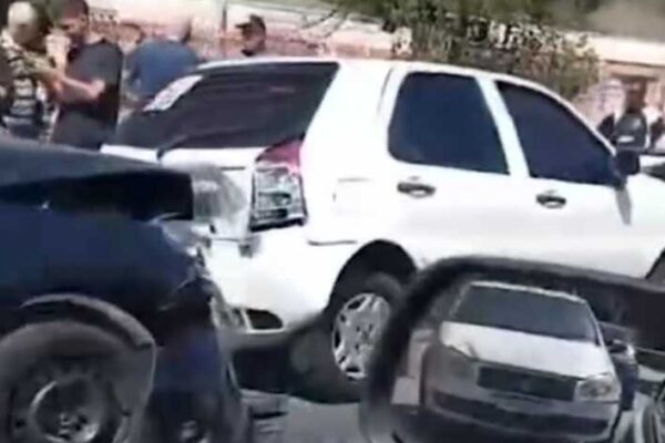 Engavetamento na Avenida Presidente Costa e Silva