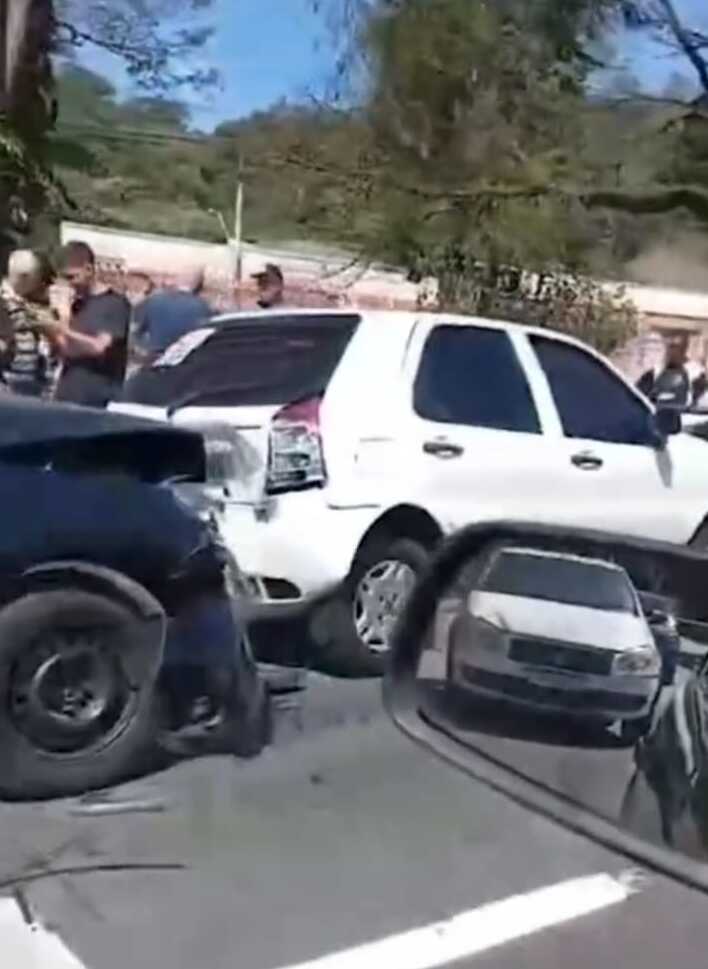 Engavetamento na Avenida Presidente Costa e Silva