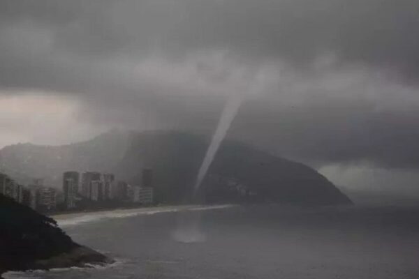 Estado do Rio de Janeiro tem previsão de instabilidade com pancadas de chuva e alerta de Perigo - Ciclone ExtraTropical Foto 2020 (2)
