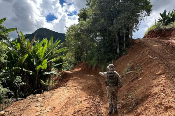 Estrada clandestina é descoberta em São Pedro da Serra pela Polícia Ambiental de Nova Friburgo