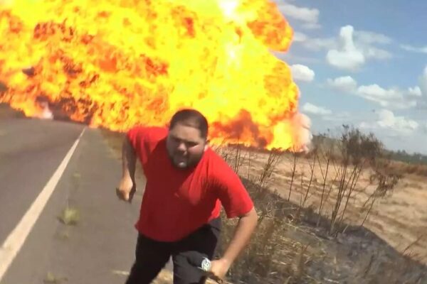 Explosão de caminhão foi filmada e cena é impressionante