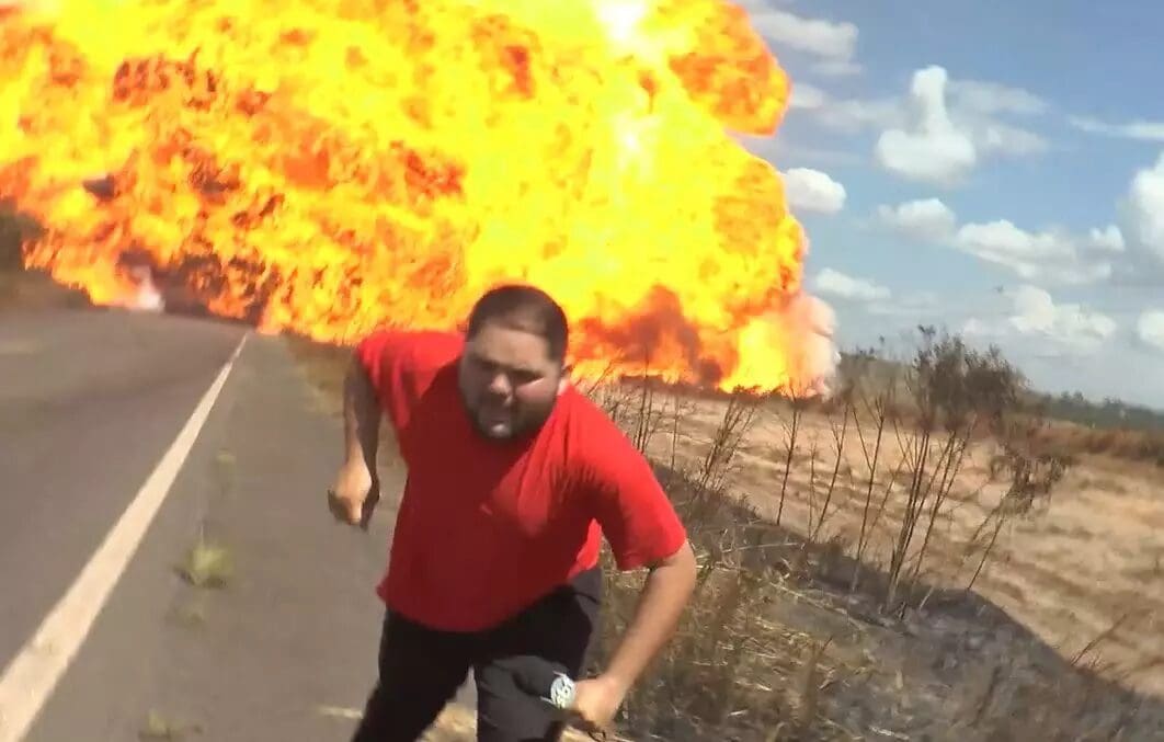 Explosão de caminhão foi filmada e cena é impressionante